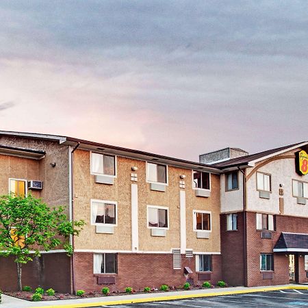 Super 8 By Wyndham Baltimore/Essex Area Екстериор снимка