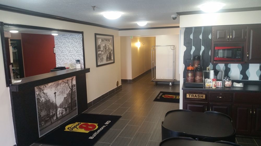 Super 8 By Wyndham Baltimore/Essex Area Екстериор снимка