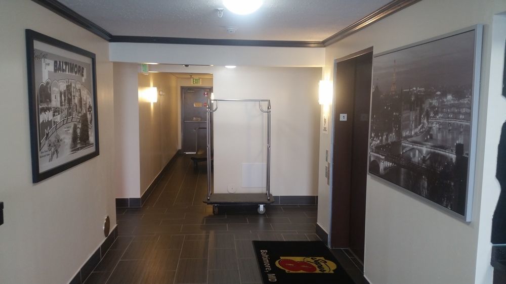 Super 8 By Wyndham Baltimore/Essex Area Екстериор снимка