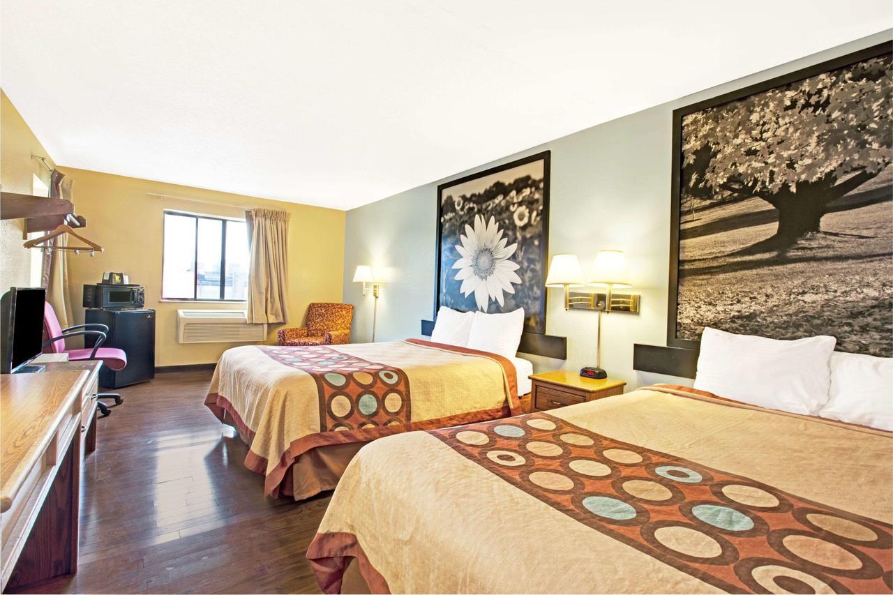 Super 8 By Wyndham Baltimore/Essex Area Екстериор снимка